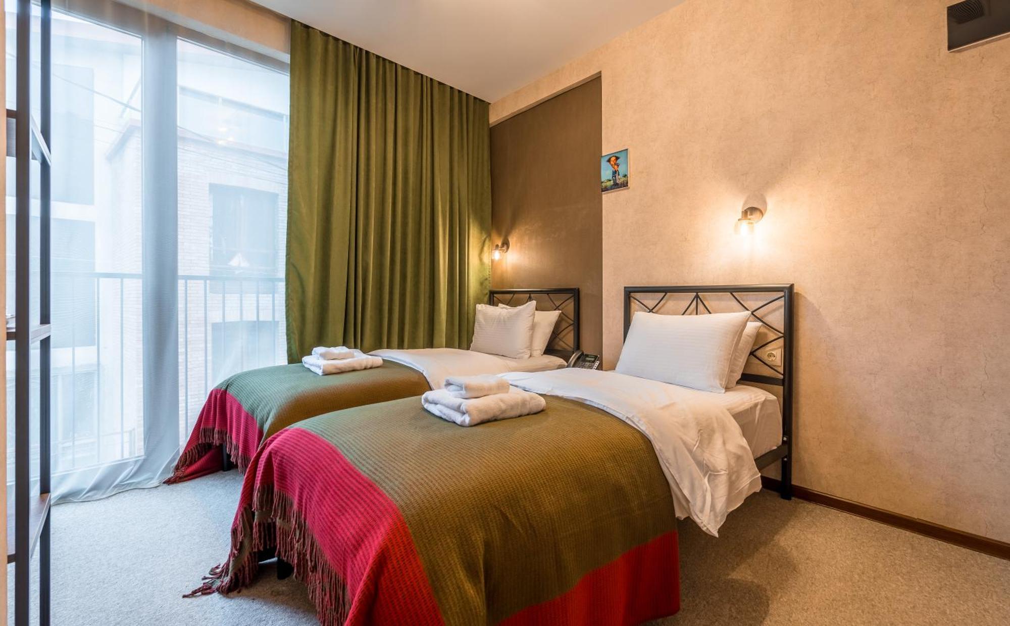 Green Inn Hotel Tiflis Dış mekan fotoğraf