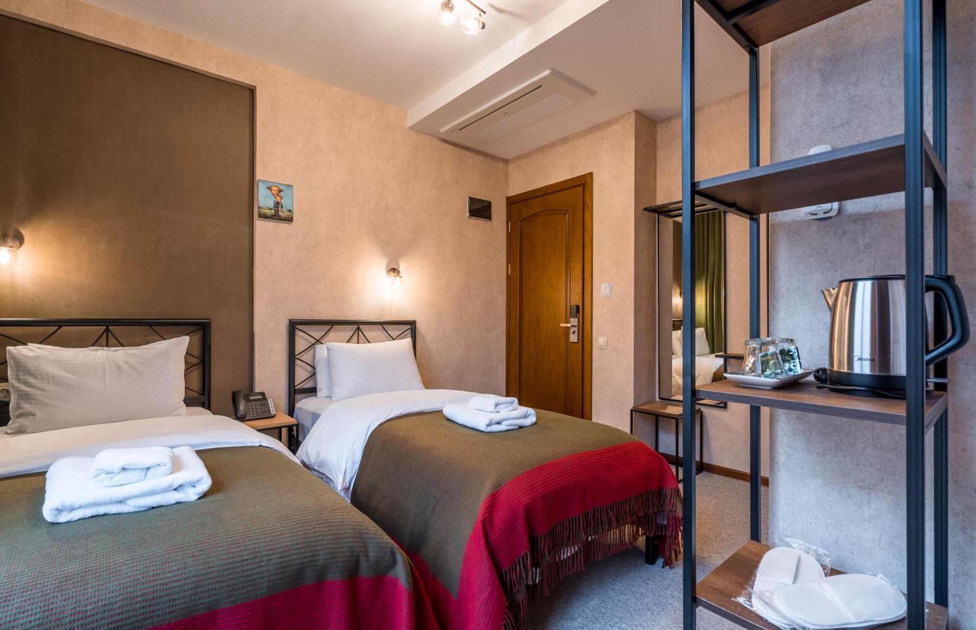 Green Inn Hotel Tiflis Dış mekan fotoğraf