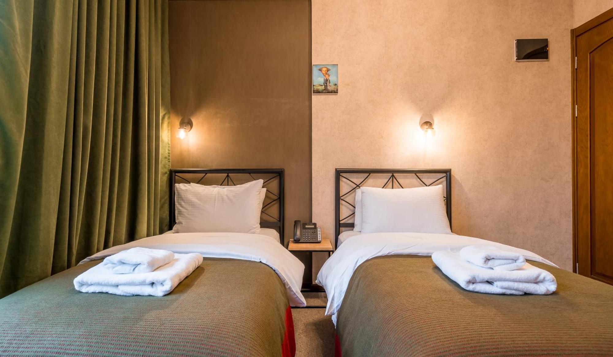 Green Inn Hotel Tiflis Dış mekan fotoğraf