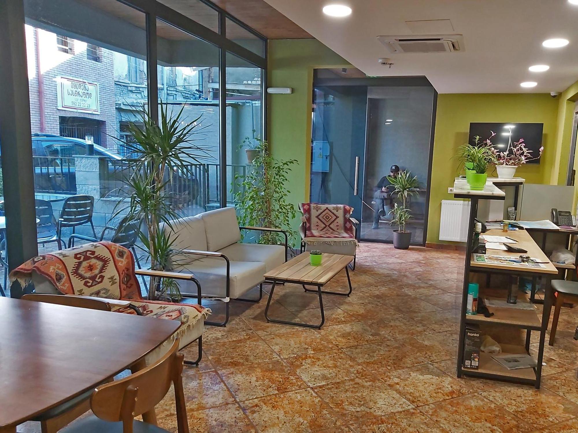 Green Inn Hotel Tiflis Dış mekan fotoğraf